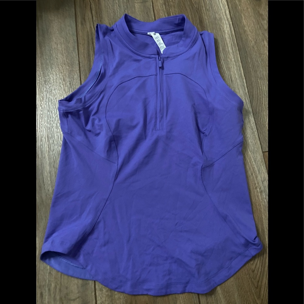 Lululemon top with zipper to collar size 4
